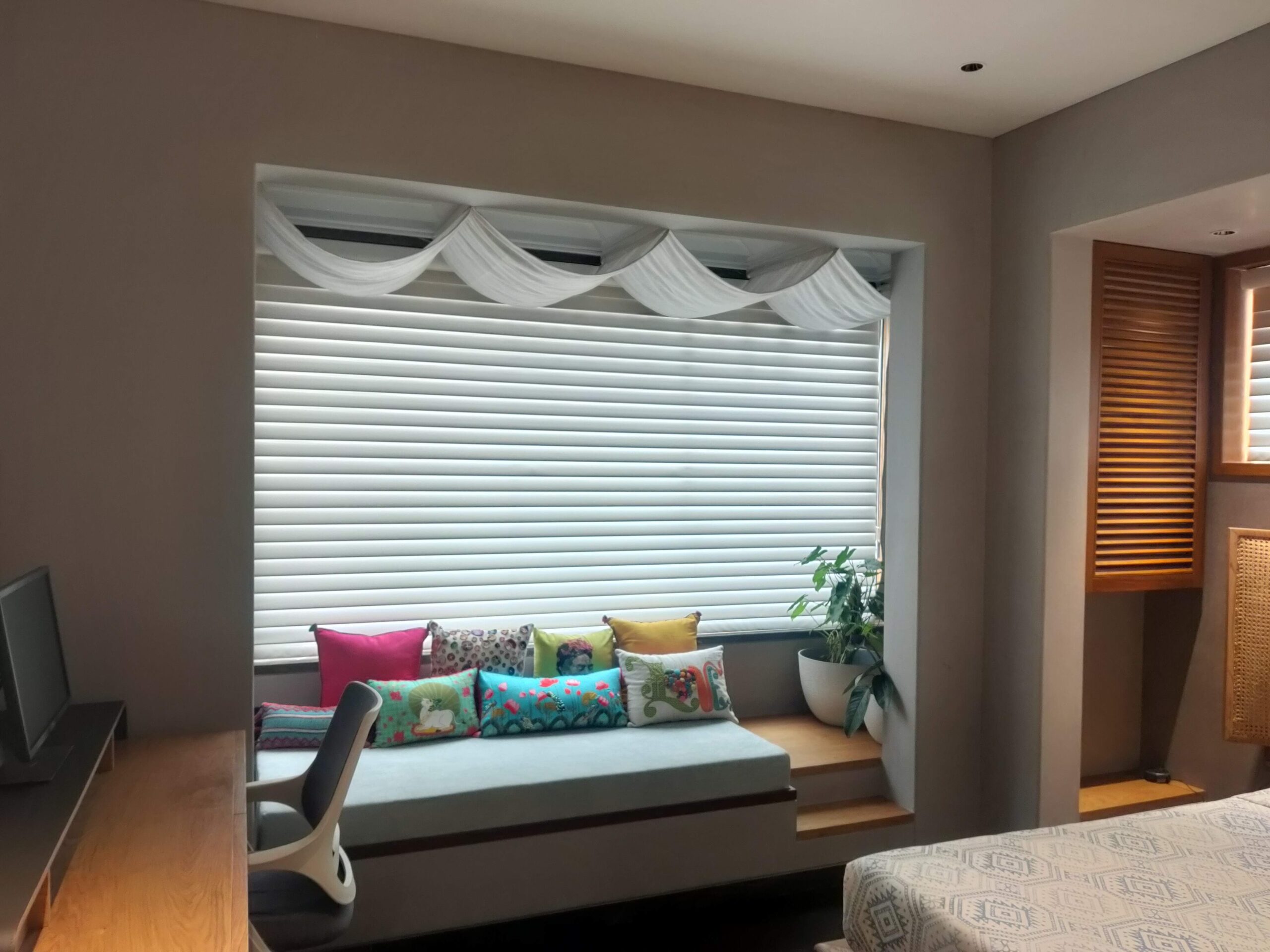 roller blinds installing in pune